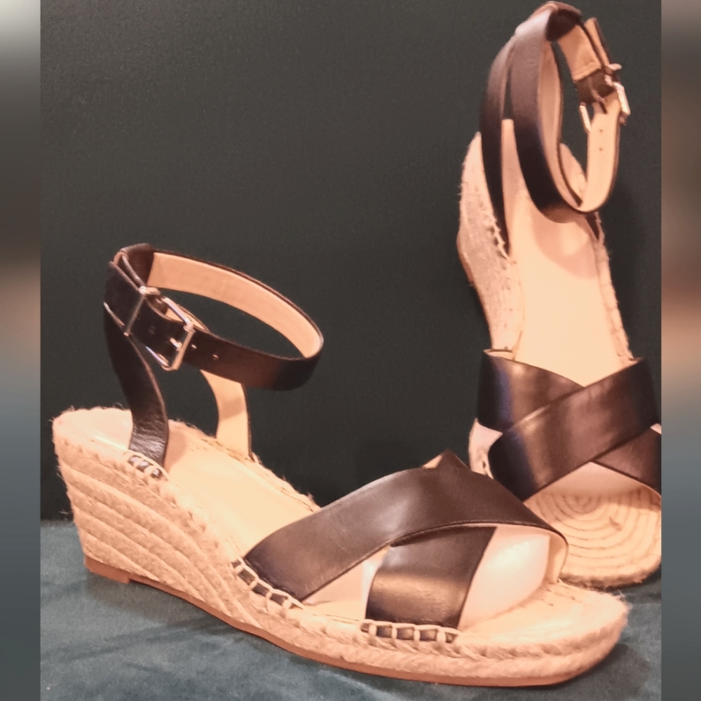 Vince Camuto size 9 black leather wedge espidrells